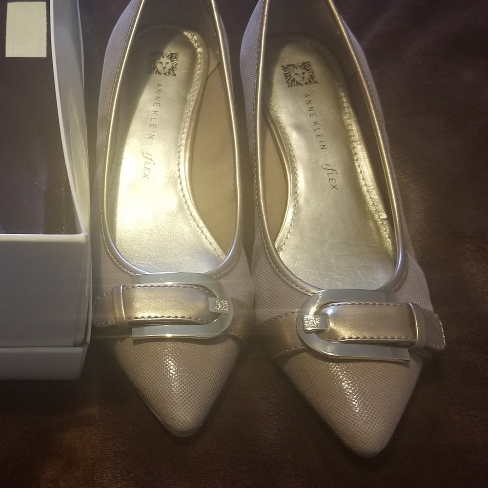 Anne Klein Muriele Flex Pump in Taupe